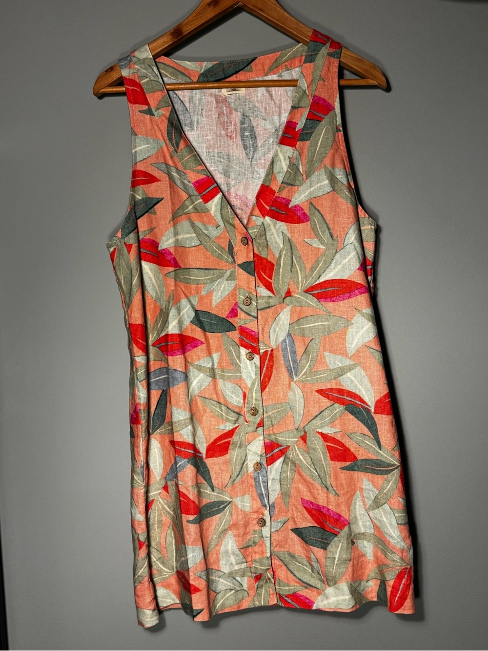 Sleeveless Coral Leaf Button-Front Top 100% linen - Faherty M